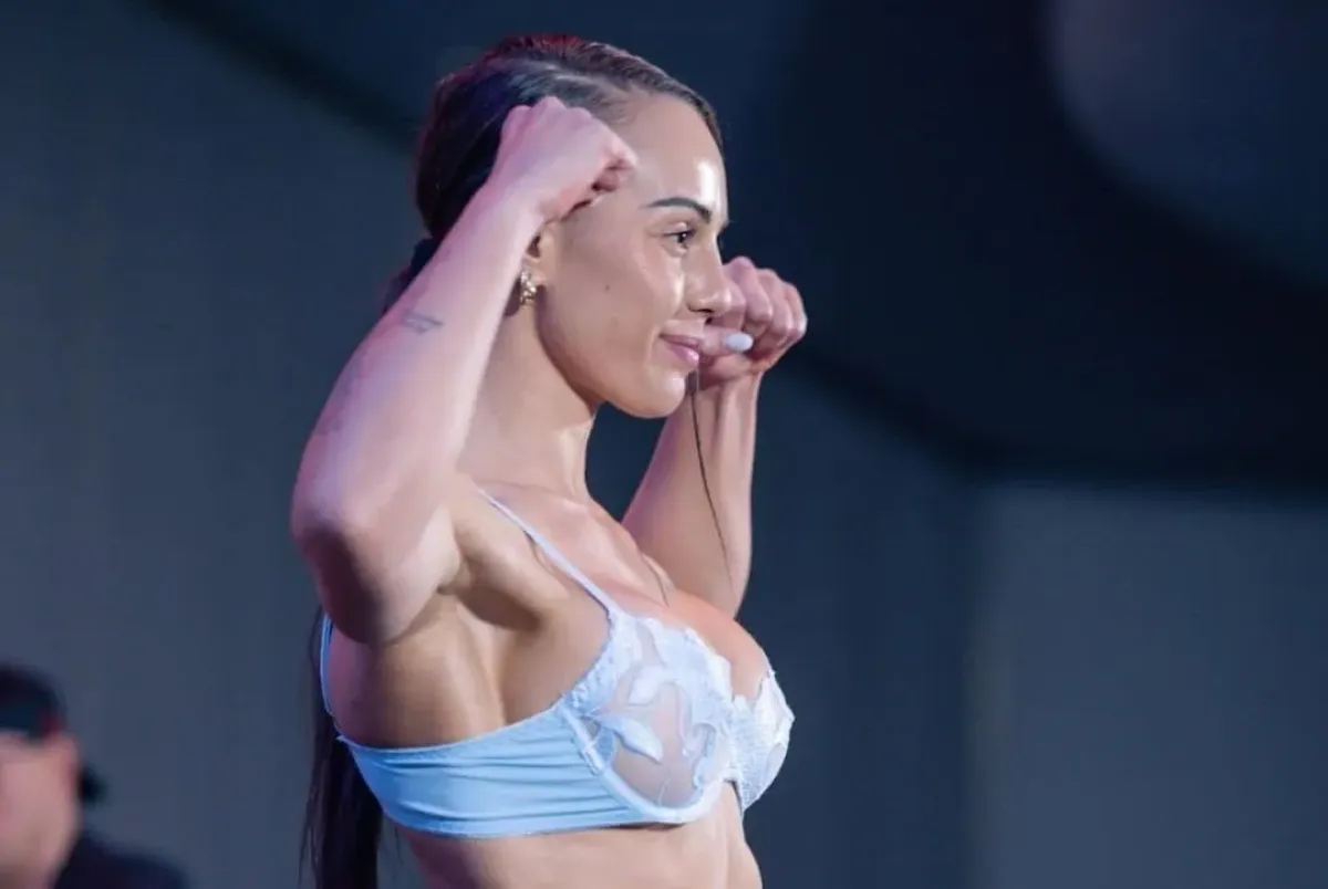 Šampionka se odvázala u bazénu. Po titulových bitvách září v bikinách