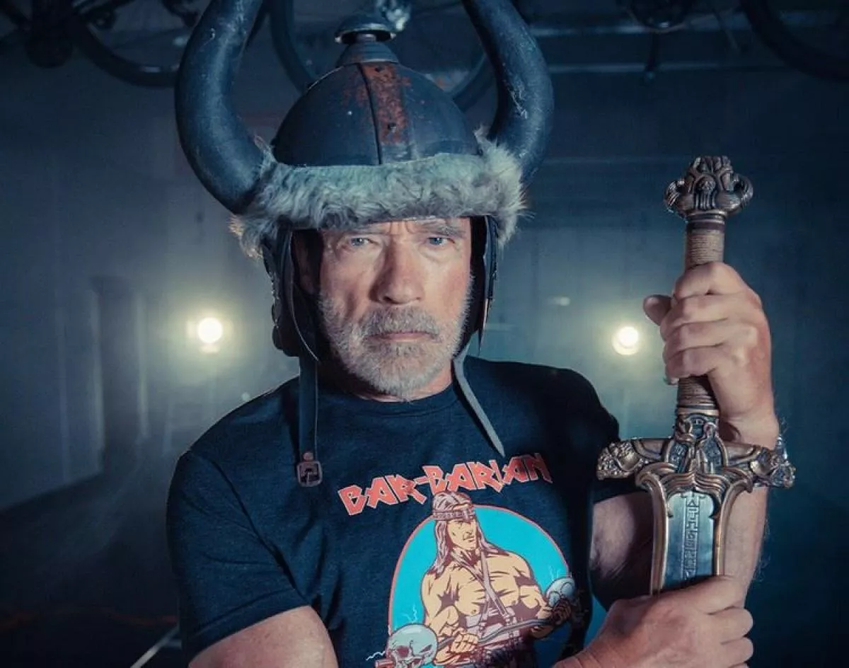 Schwarzenegger na to pořád má! V 73 letech znovu probouzí legendárního Conana