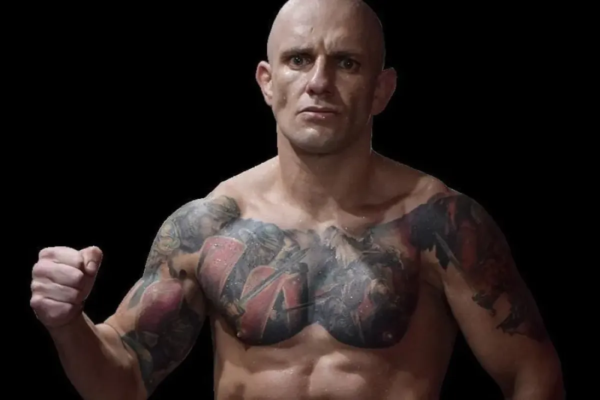Šestačtyřicetiletý průkopník MMA v Čechách se vrací na scénu. Nastoupí do 107. zápasu