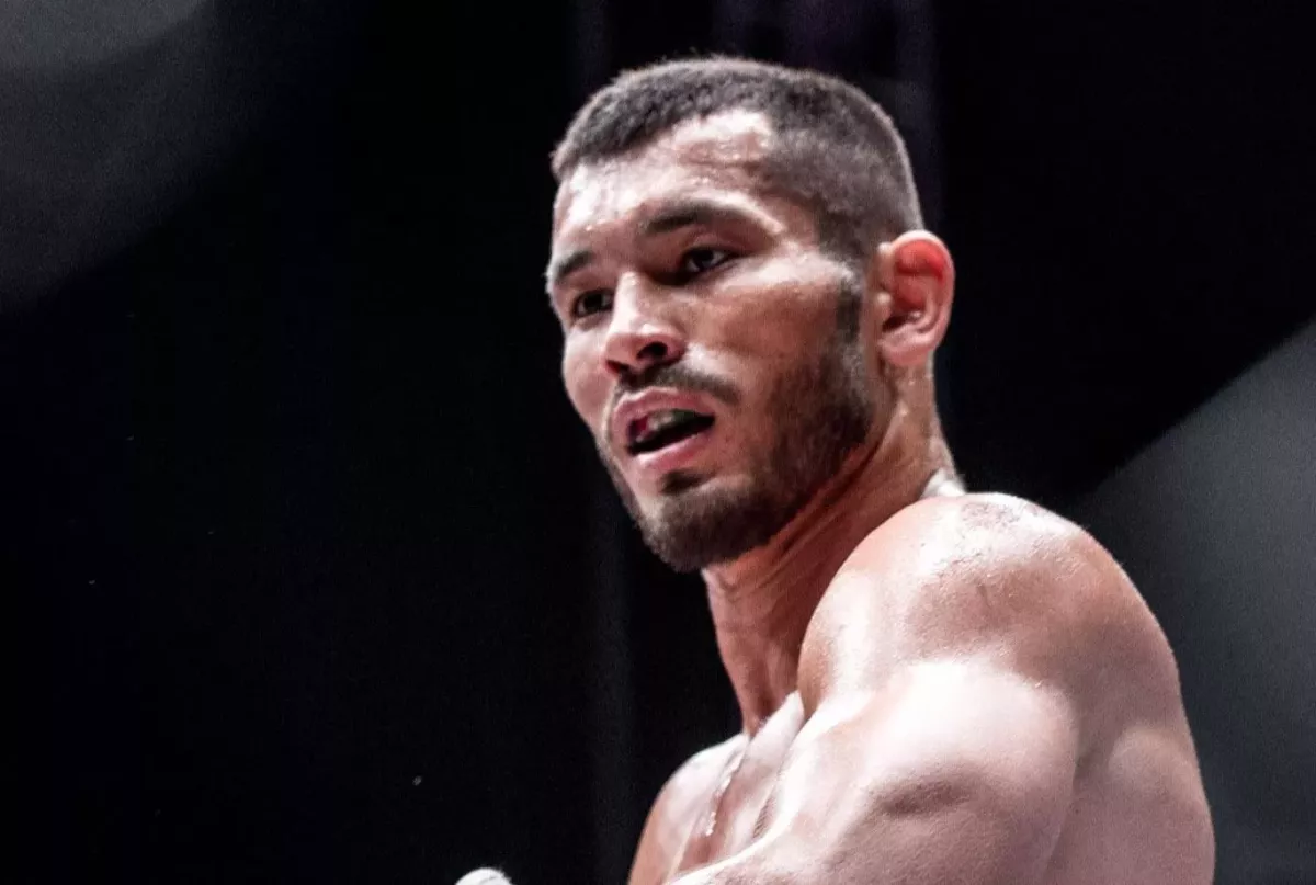 Sladké vítězství si vyžádalo svou daň. Muradov musel na operaci