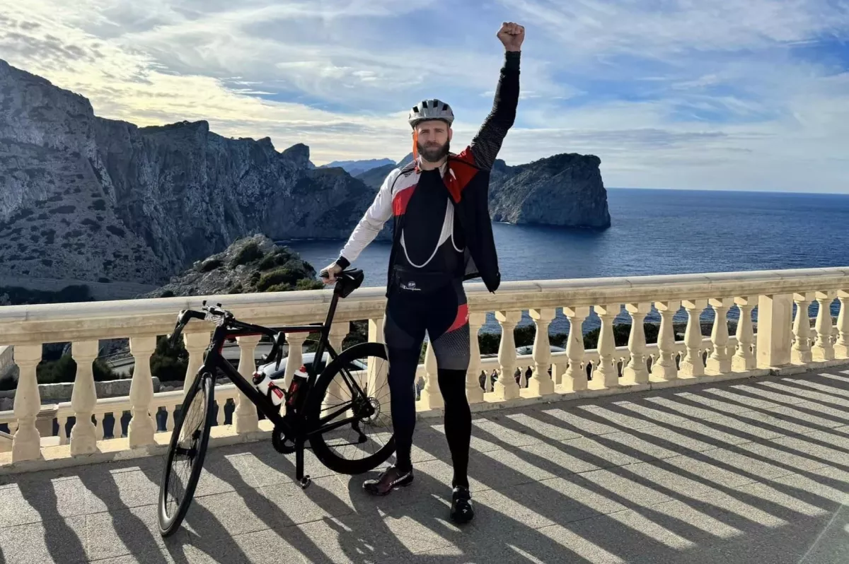 Šlapu na kole jako křeček v kolečku, vzkázal Procházka z Mallorky
