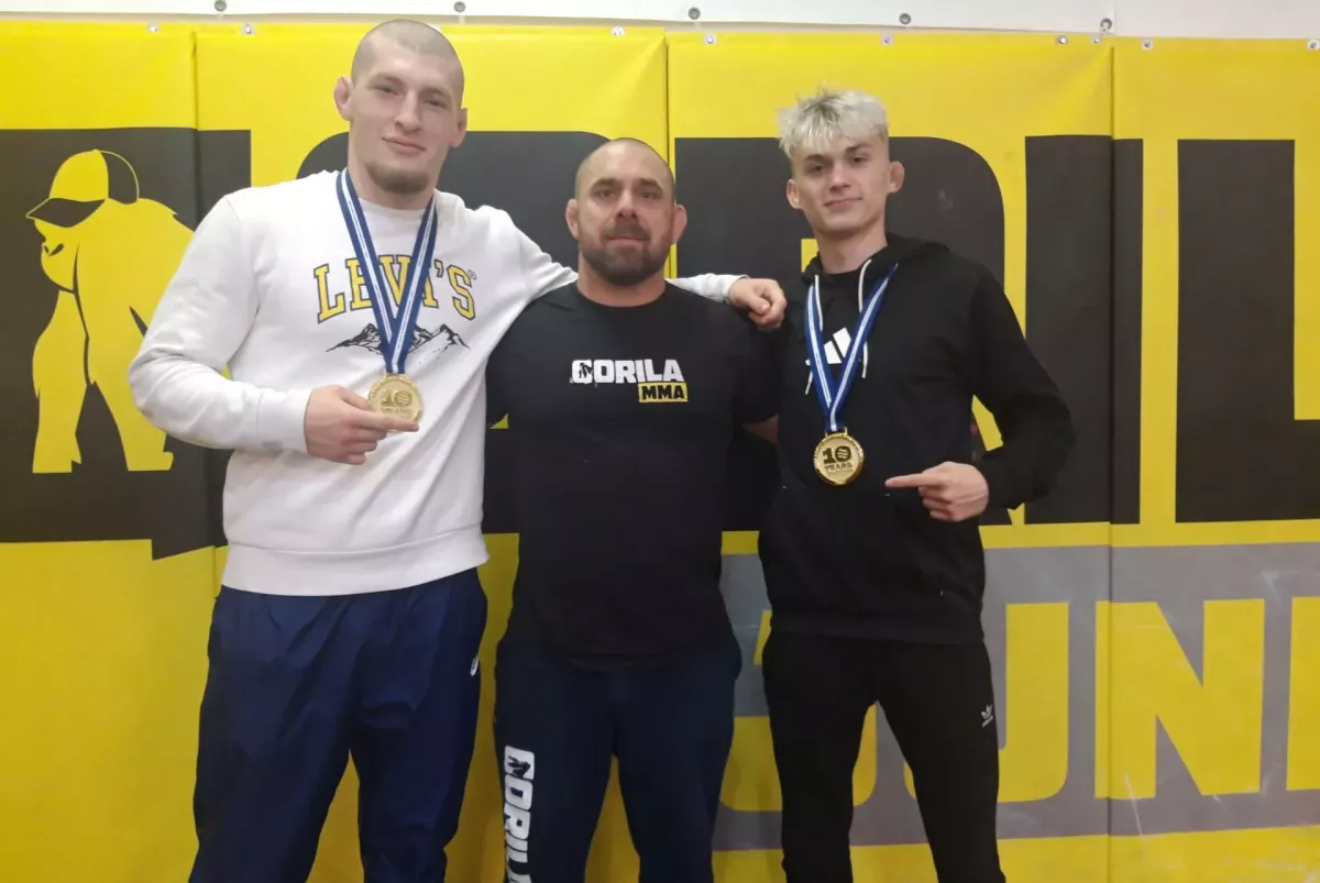 Souznění tvrdých duší v MMA. Zlatá odměna a Procházka jako inspirace