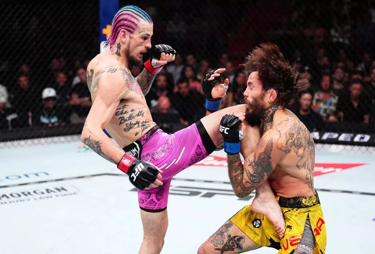 Těžká noc pro hvězdu UFC. Zatímco ji šampion ničil v kleci, do domu se jí vkrádal zloděj
