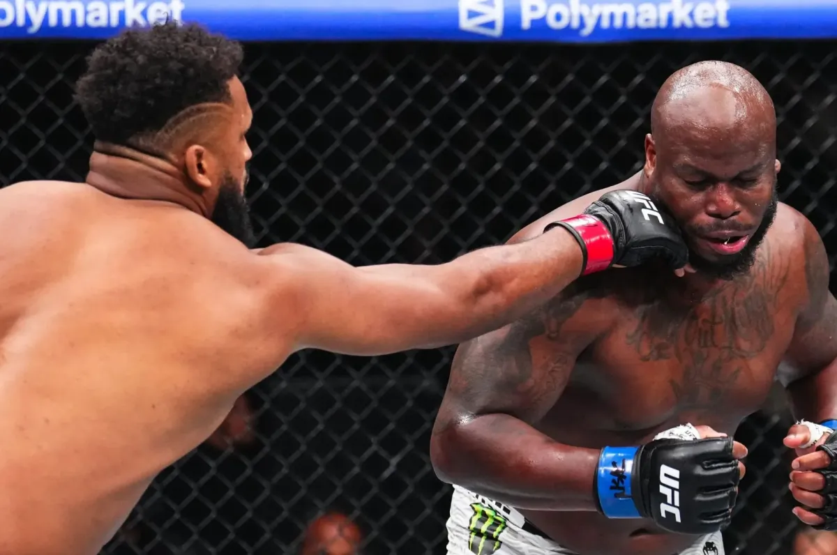 Těžká váha UFC je v troskách. Hromotluk byl tvrdě ukončen, přesto poskočil vpřed