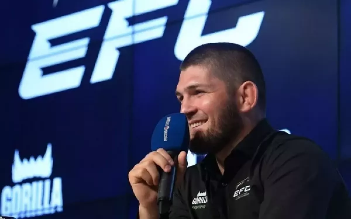 Tohle je legenda těžké váhy MMA, ukazuje Khabib na další možnou hvězdnou posilu EFL