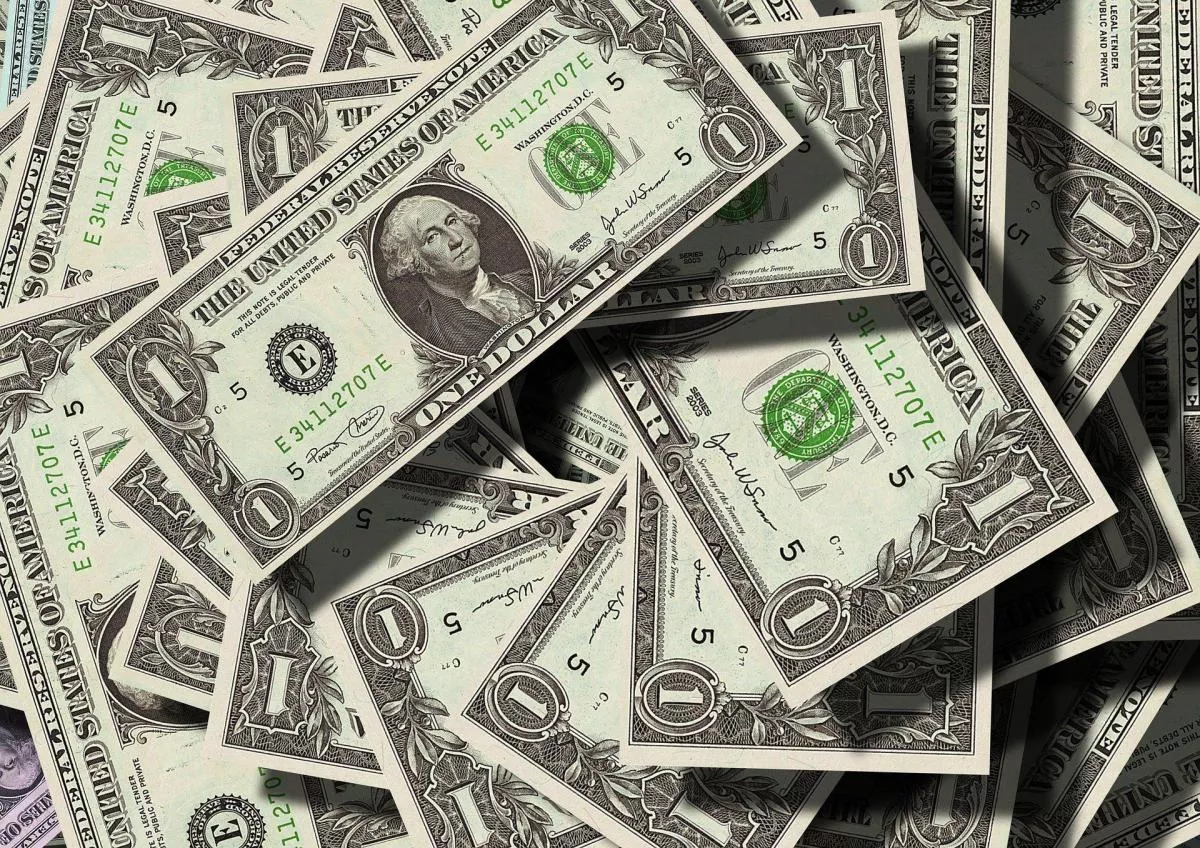 Tři bitvy o titul v UFC. Šestice bojovníků inkasovala téměř 50 miliónů. Kdo nejvíce?