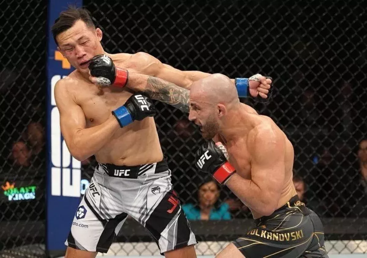UFC 273: Šampion rozbrečel zombie, Sterlinga zase vybučeli. Vlk se nadřel