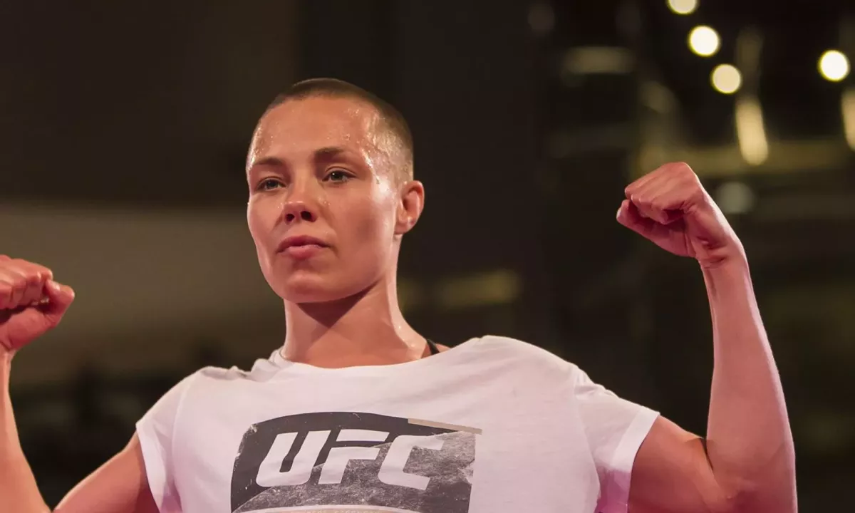 UFC bojovnice modelkou. Umí ukázat i něžnou stránku. Dokonce se neváhala úplně svléknout