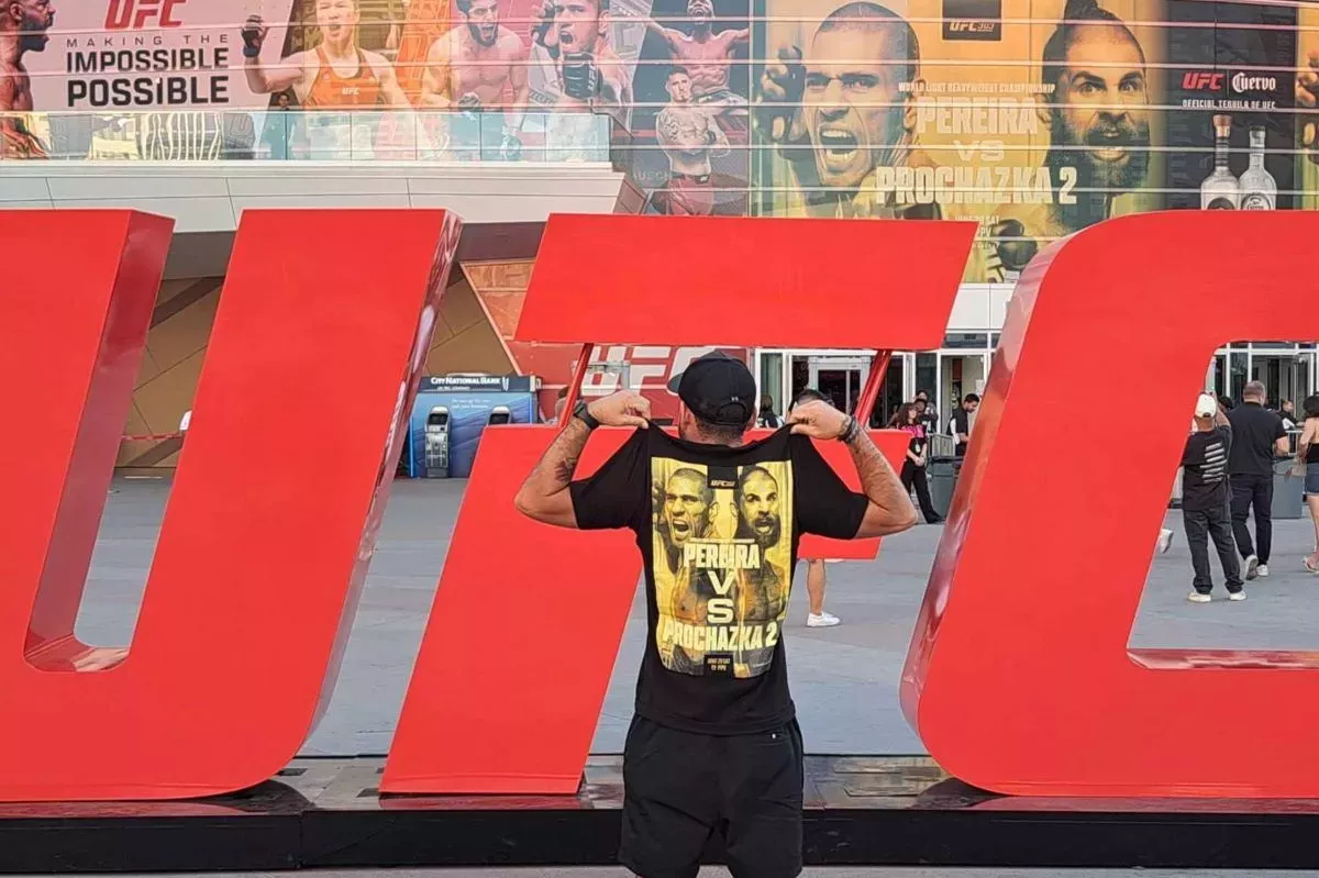UFC v tropech. Od bazénu až k titulovému TKO pro Procházku