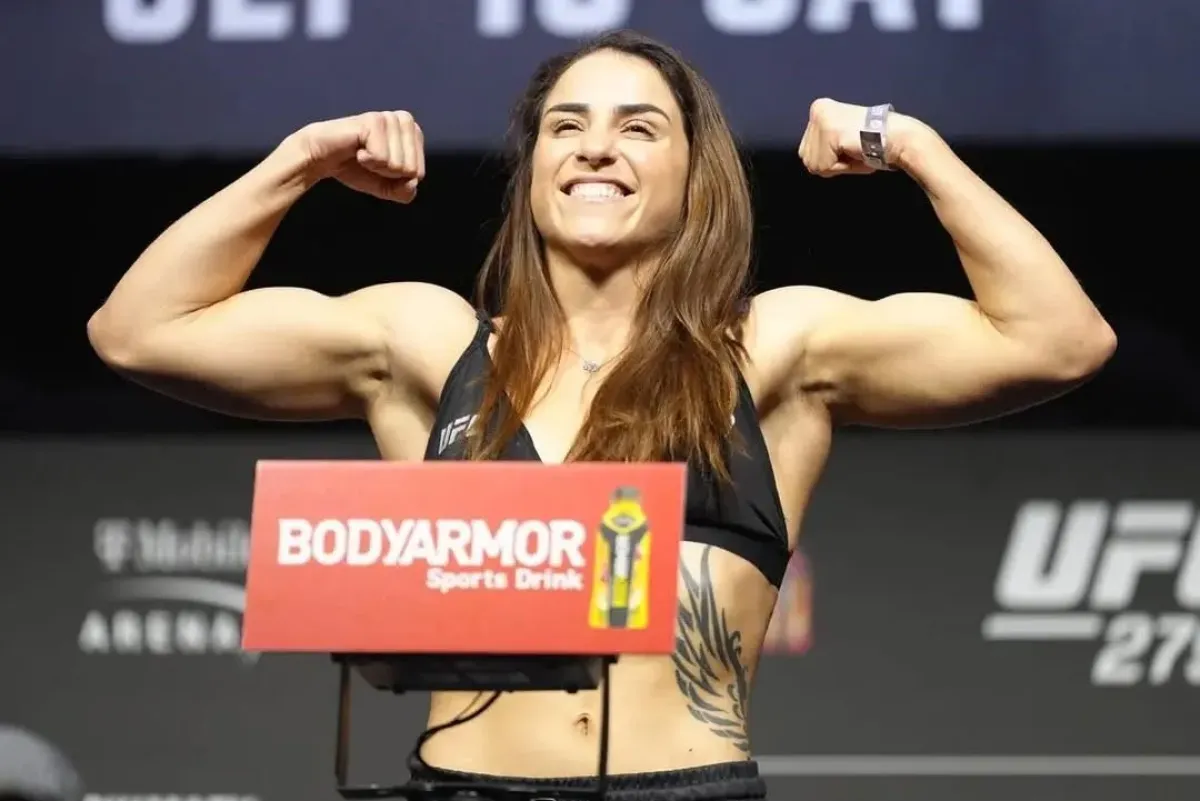 Udělala dojem na váze i v boji. Kráska z UFC získala důležitý triumf