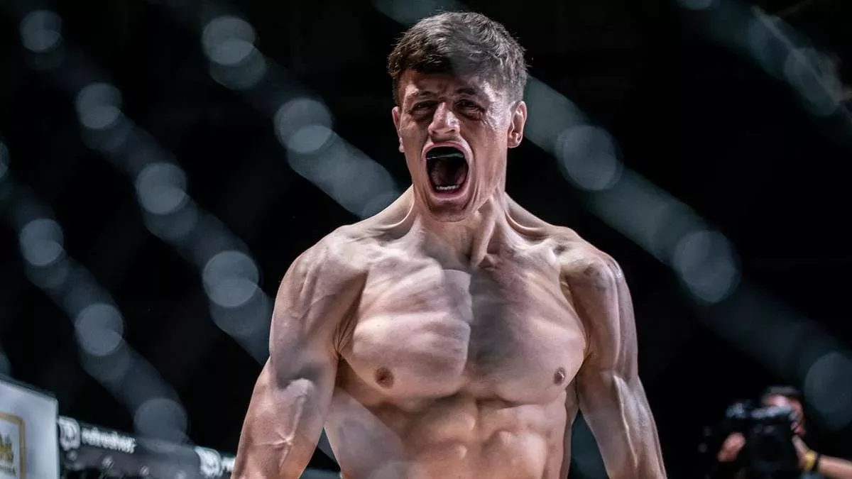 Úskalí bojovníka. Český talent vynechává Vánoce, nadílku chystá až do klece