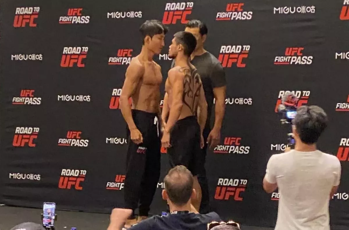 VIDEO: Strkanice na pódiu. Boj o UFC a hra nervů. Jak dopadne bojovník z Prahy?