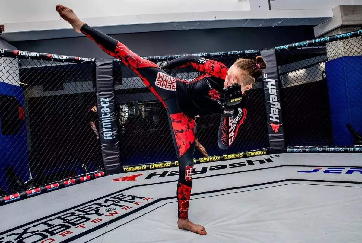 Velká noc je tu. 20letá Bledá a její boj o UFC!