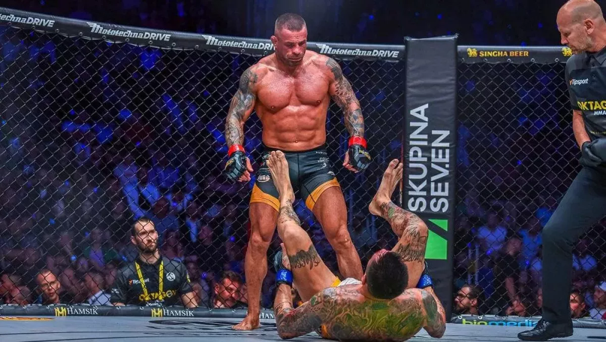 Vémola slaví. Pod otevřeným nebem svedl náročnou bitvu. Smutný titulový konec