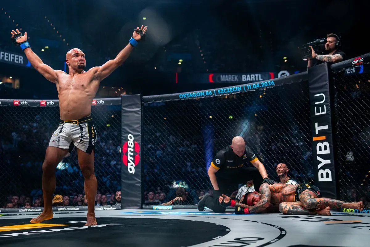 Vyhuboval soupeřovi, pak zaplatil daň za náročné shazování. Skončil vyčerpaný a zbitý