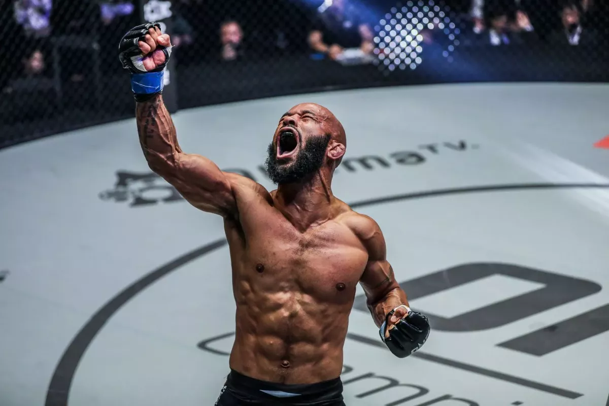 Žádný med. Když jsi šampion UFC, nejsi rovnocenný partner, připustil legendární bojovník
