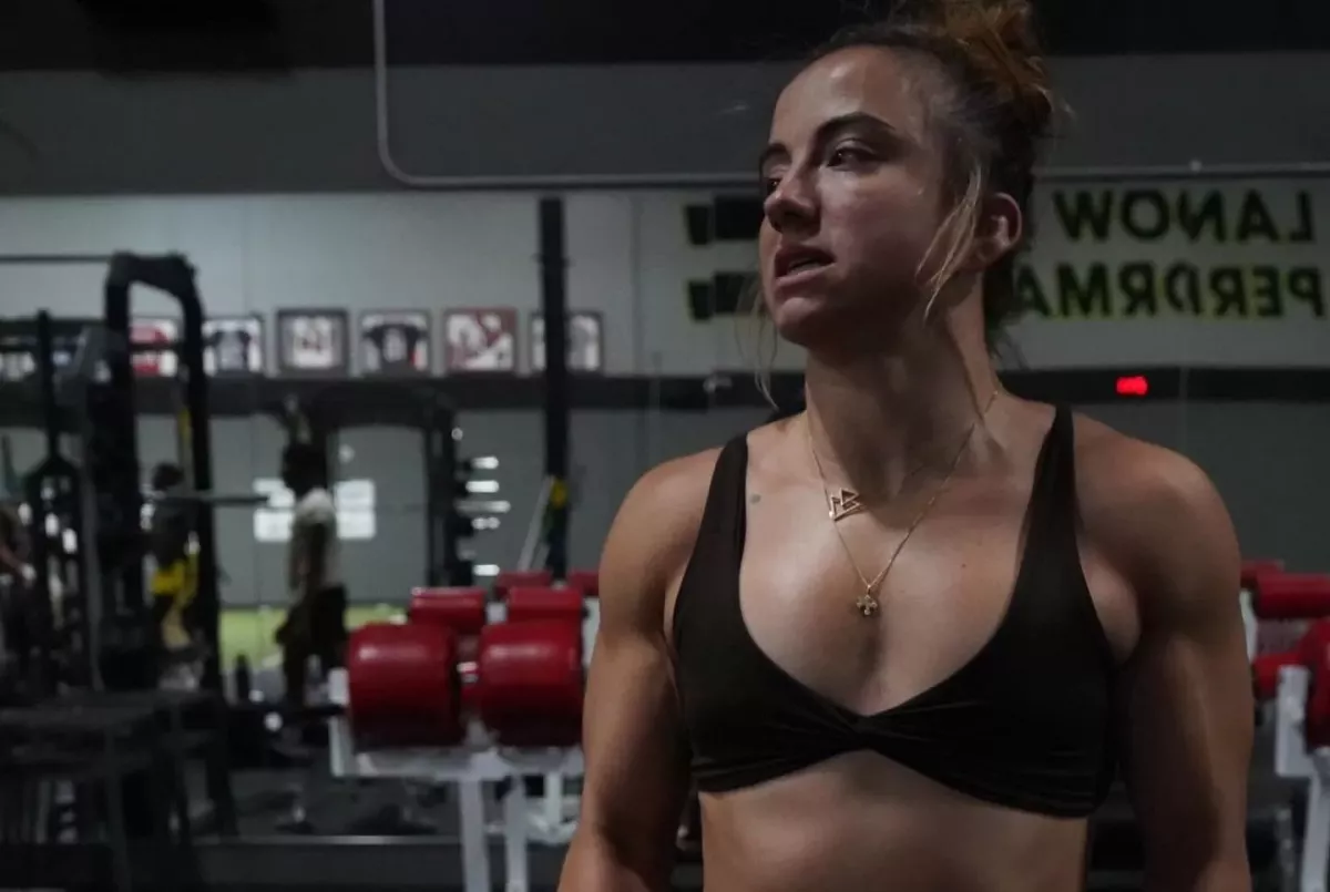 Zapůsobí v plavkách i v boji. Chci těm holkám ubližovat, hlásí kráska z UFC