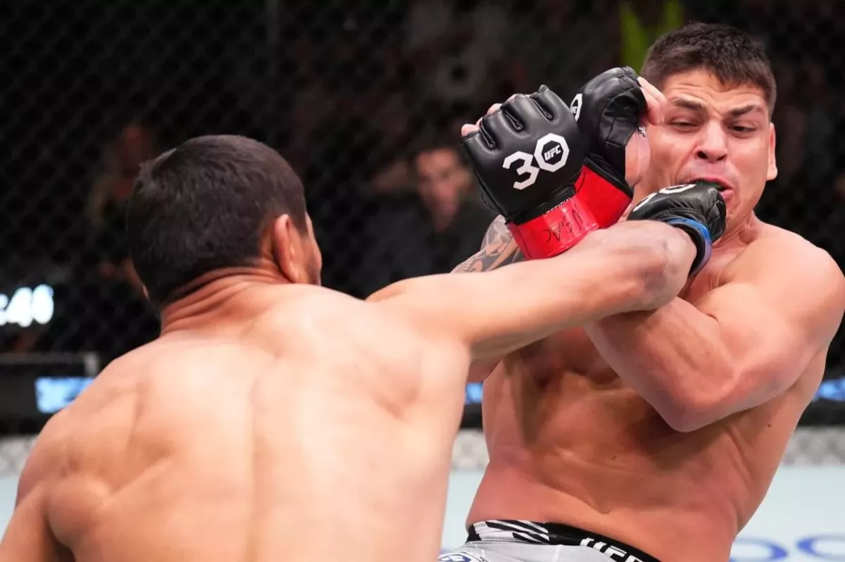 Zběsilý konec. 46 zápasů čekal na premiéru v UFC. Pak vyslal za 77 sekund KO