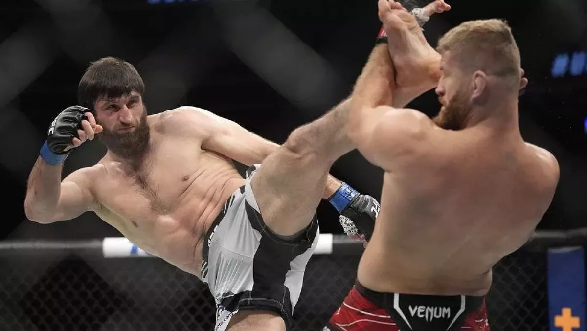 Zloba nad titulovým duelem. Ozval se i diktátor Kadyrov a od šéfa UFC žádá omluvu