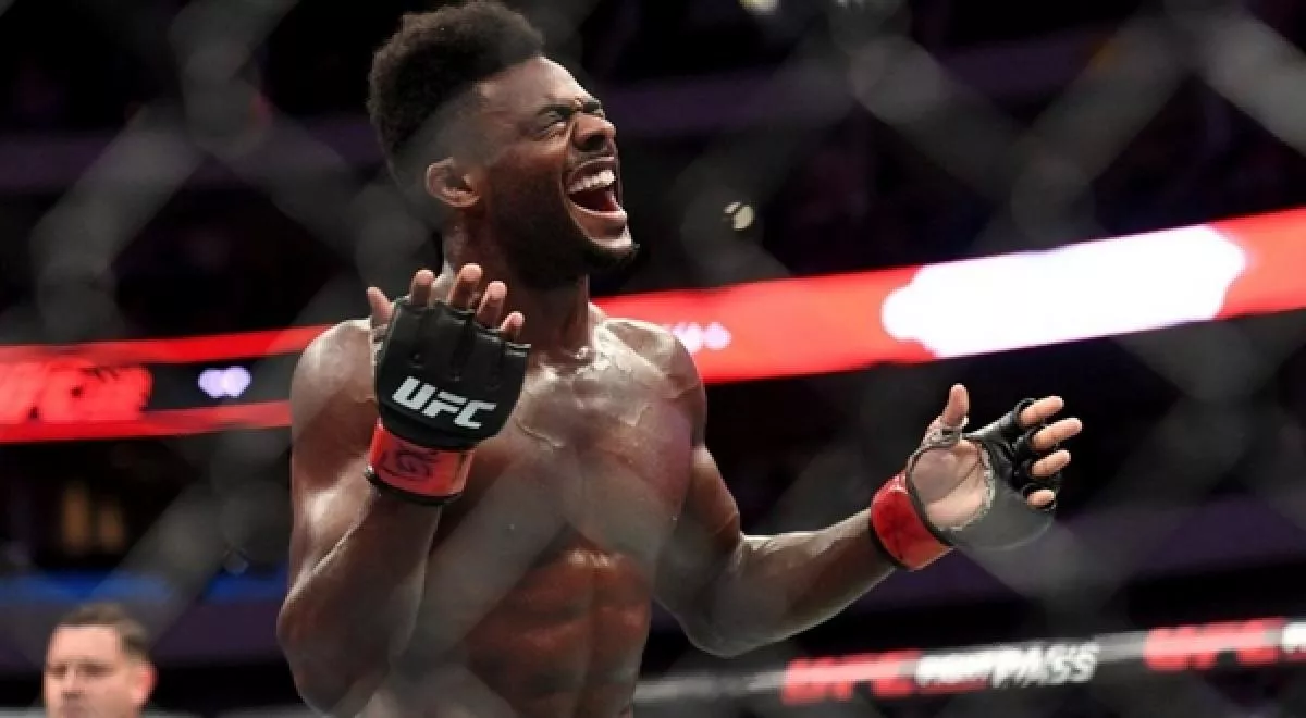 Změna plánu! Aljamain Sterling se zranil, UFC proto vhodí do hry pás pro dočasného šampiona