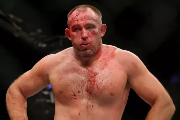 44letý veterán UFC si připsal šedesátou výhru v MMA! V zákulisí ukázal soupeři, jak ho ukončil