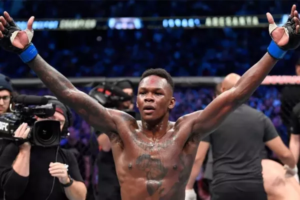 Adesanya se zlobí na manažera afrického bratra. Naše poslání je víc než peníze, zopakoval