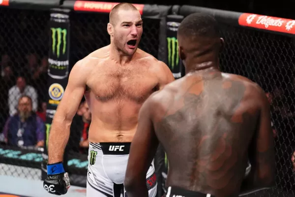 Boj o titul není počítačová hra. Nový šampion UFC ukázal ranaře, který použil mozek