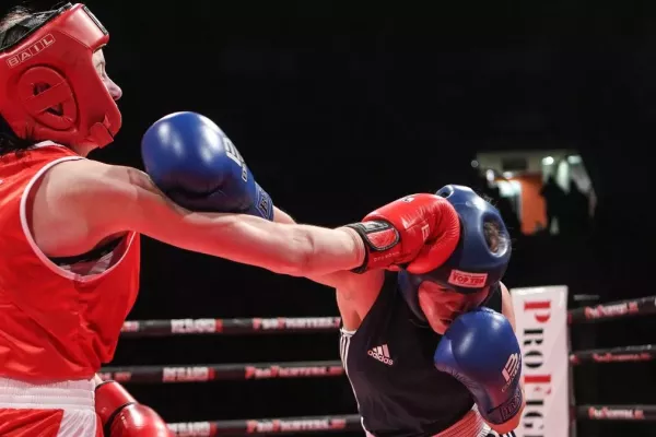 Boxerka Bytyqi poprvé prohrála a přišla o pás šampionky organizace WBC