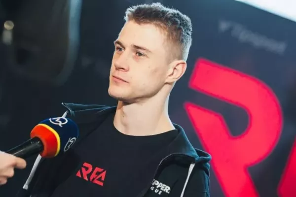 Brazilec slibuje, že Brichtovi zláme kosti. “Pes, co štěká, nekouše,” myslí si Leo