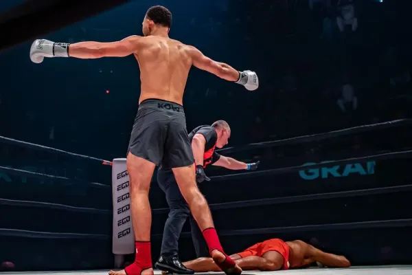 Brutální K. O.! Česká naděje to schytala, dvacetiletý tvrďák se postaral o senzaci