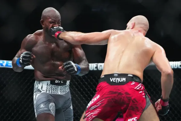 Byla to pořádná rána, vybavil si Procházkův soupeř. Popsal rozhodující moment souboje