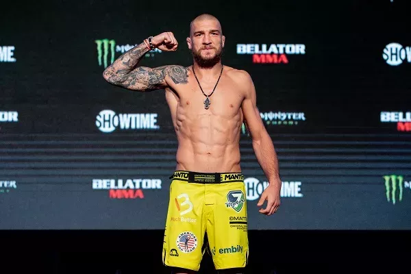 Dějí se tu hrozné věci! Šampion BELLATORU Yaroslav Amosov hovoří o aktuální situaci na Ukrajině