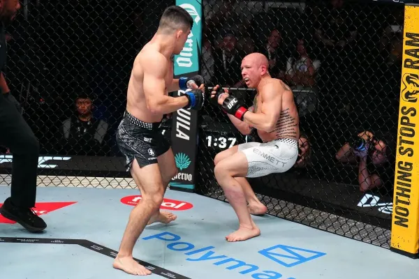 Demolice v prvním kole. Veterán UFC schytal výprask