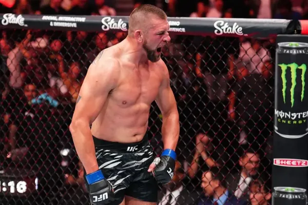 Divočina v Procházkově divizi. Bojovník přestal bojovat, pak získal tvrdé ukončení