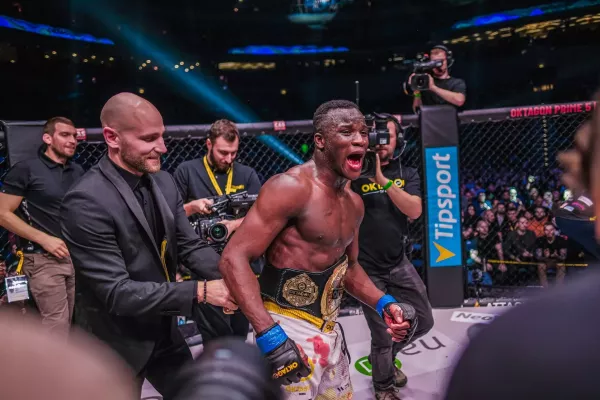 Dokonce ani McGregor nevyřídil Buchingera tak rychle jako já, radoval se Keita. Teď chce legendě sebrat další titul!