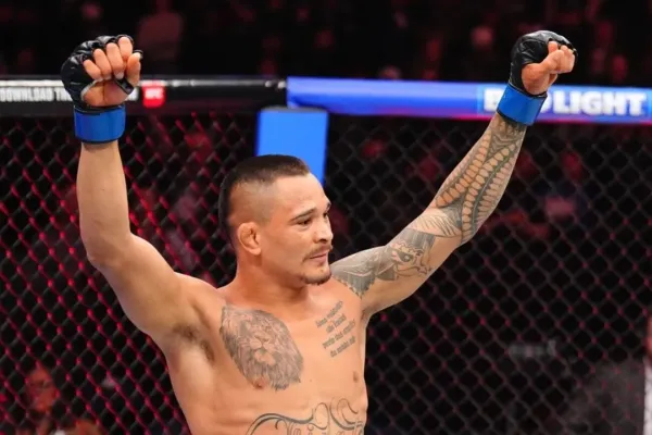 Drtivé KO jednou ranou. Poražený bude 600 dní mimo, soudí fanoušci