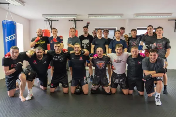 Ducár a velká sportovní sobota v Benešově. Peklo se i prase