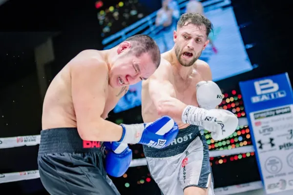 Extrémní odolnost proti tlaku. I přátelé se mohou pobít v ringu