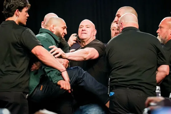 Festival urážek v UFC. Chimaev a Strickland rozjeli divokou palbu
