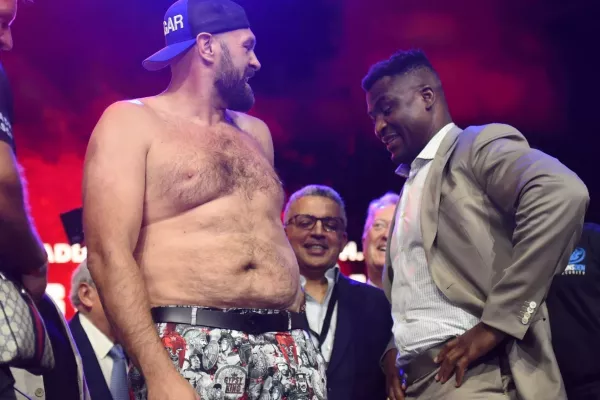 Fury přišel polonahý, žádný stud. Budu lovit hlavu toho chlápka, věří Ngannou