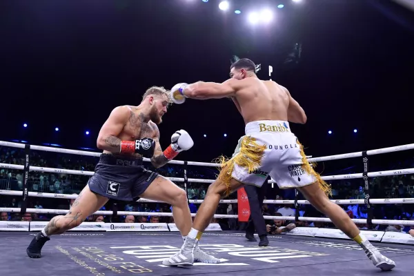 Fury sklízí aplaus i výsměch. Jake Paul je srab, hlásil v euforii
