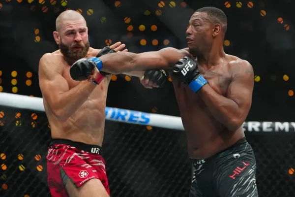 Hon v UFC. Procházkovu divizi čeká důležitá bitva, samuraj je v pozoru