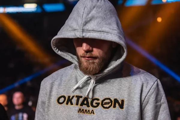 Humburger přiznal po porážce lehké vyhoření. Nyní je zpět a slibuje severskou bouři