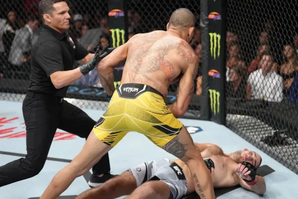 Jako ostrý zápas. Pereira se Stricklandem rozjeli na tréninku drsnou show