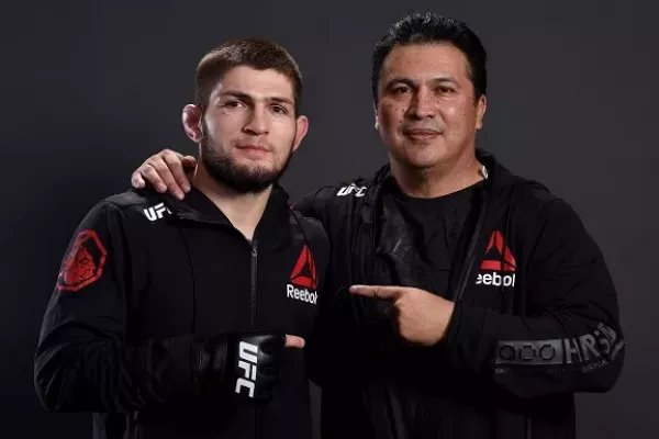 Javier Mendez je přesvědčen, že Islam Makhachev i Khabib Nurmagomedov by porazili šampiona Charlese Oliveiru