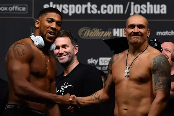 Je to můj brácha, v příštím roce se stane šampionem, podpořil Usyk Joshuu