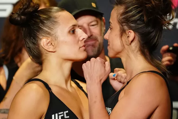 Je to troska! Američanka zkritizovala soupeřku, která kvůli záchvatu v šatně nenastoupila do hlavního zápasu v UFC