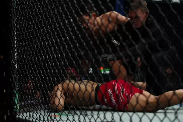 Jednou ranou soupeře v UFC uspal. Pak přidal zbytečnou, leč důraznou tečku