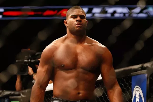 Joe Rogan: Už mě nebaví tlouštíci v MMA. Zrušte testování na doping, chci se bavit