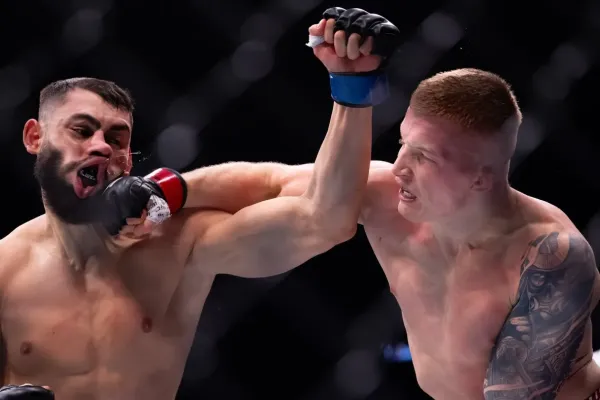 Kanonáda v divizi Jiřího Procházky: Turek s Polákem předvedli divokou hospodskou rvačku